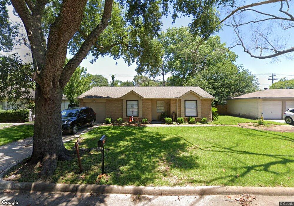 17111 Townes Rd, Friendswood, TX 77546 - photo 1