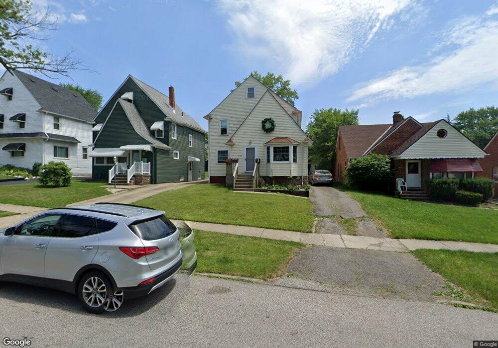 5329 Thomas St, Maple Heights, OH 44137 - photo 1