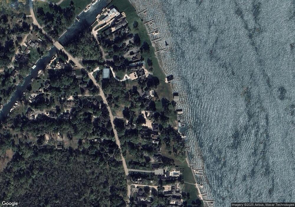 19593 Parke Ln, Grosse Ile, MI 48138 - photo 1