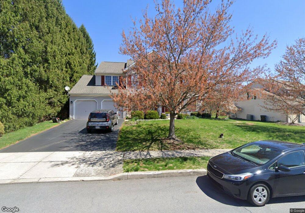 1013 Owls Nest Dr, Reading, PA 19606 - photo 1