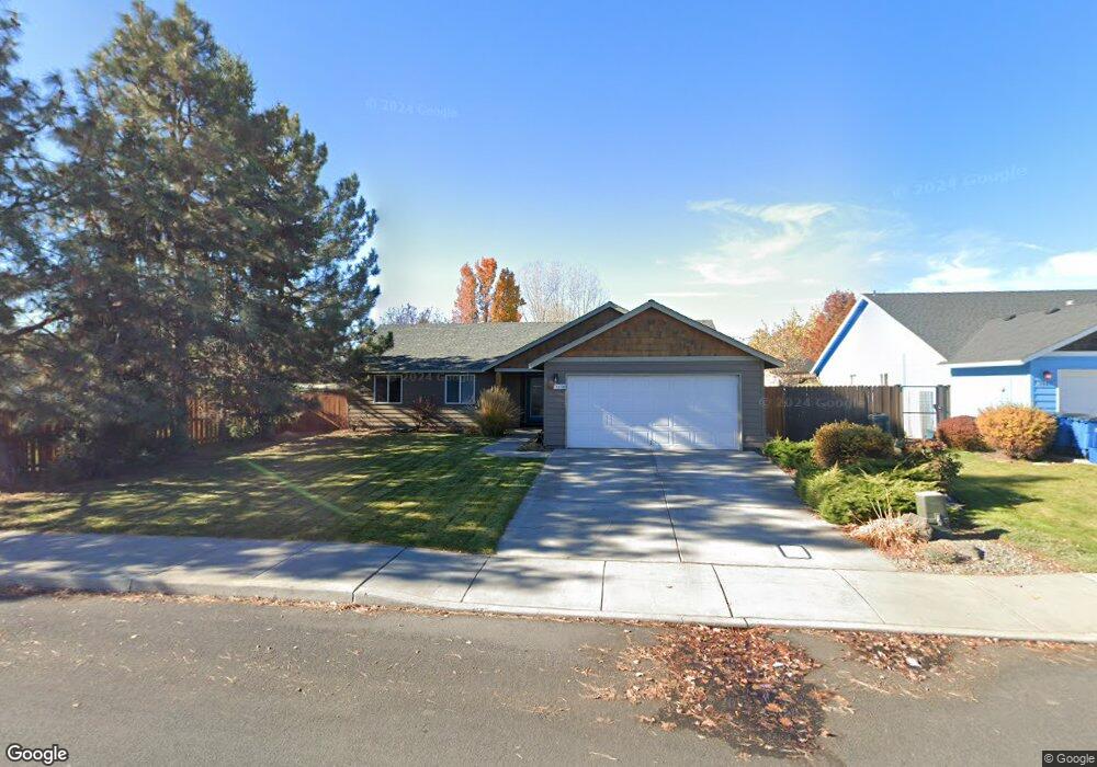 1859 NE 8th St, Redmond, OR 97756 - photo 1