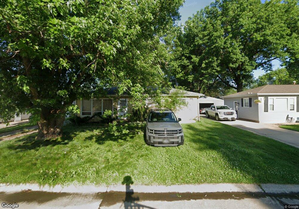 2624 Crestview Dr, Bettendorf, IA 52722 - photo 1