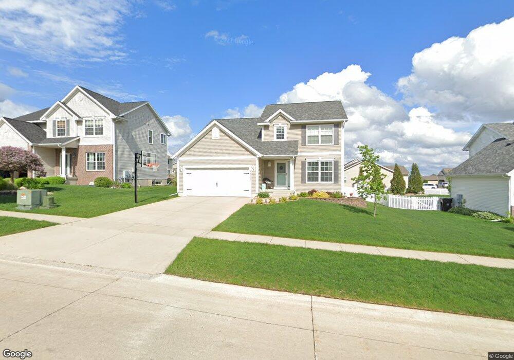 5004 Addison Dr, Cedar Falls, IA 50613 - photo 1