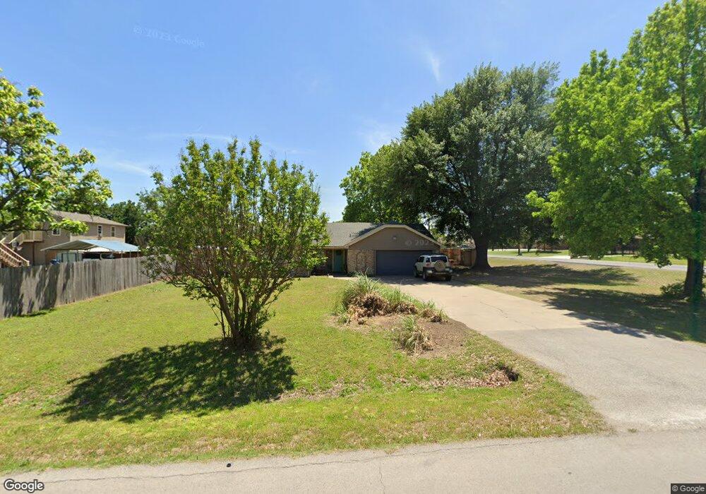 6835 Hill Ct, Azle, TX 76020 - photo 1