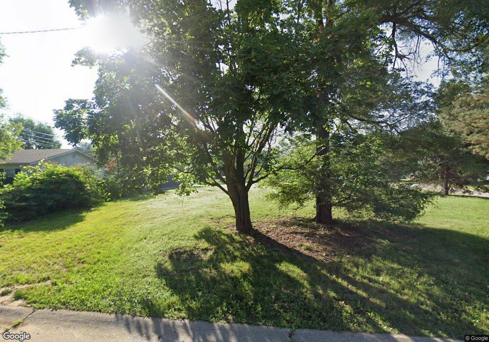 2401 Crestview Dr, Bettendorf, IA 52722 - photo 1