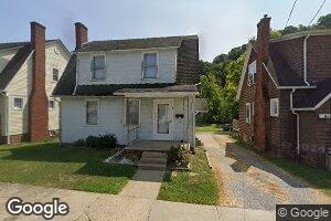 8 College St, Glenville, WV 26351