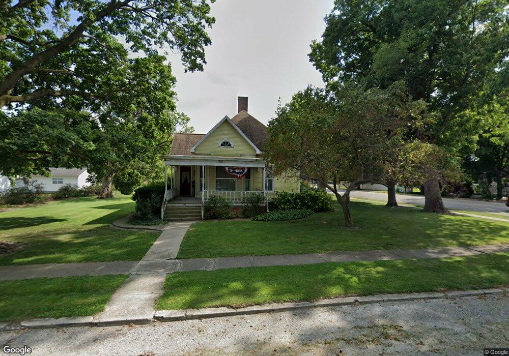 109 W Van Allen St, Tuscola, IL 61953 - photo 1