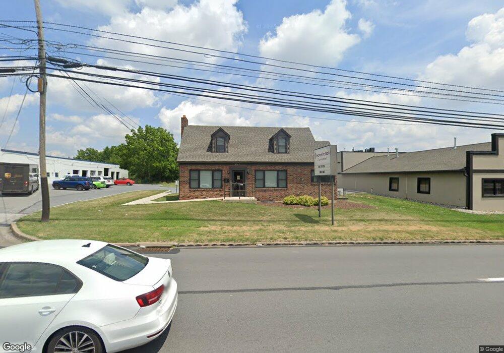 2747 Macarthur Rd, Whitehall, PA 18052 - photo 1