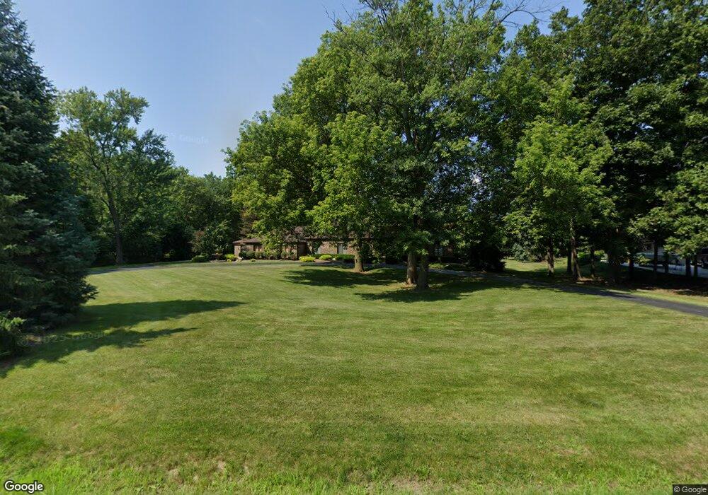 19076 Parke Ln, Grosse Ile, MI 48138 - photo 1