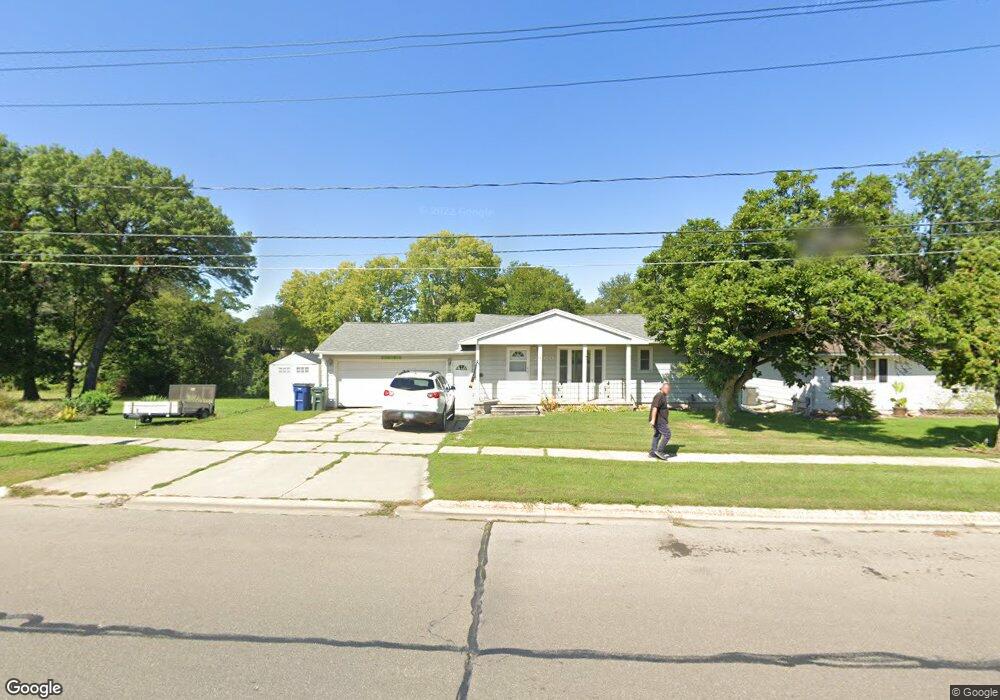 3200 W 9th St, Waterloo, IA 50702 - photo 1