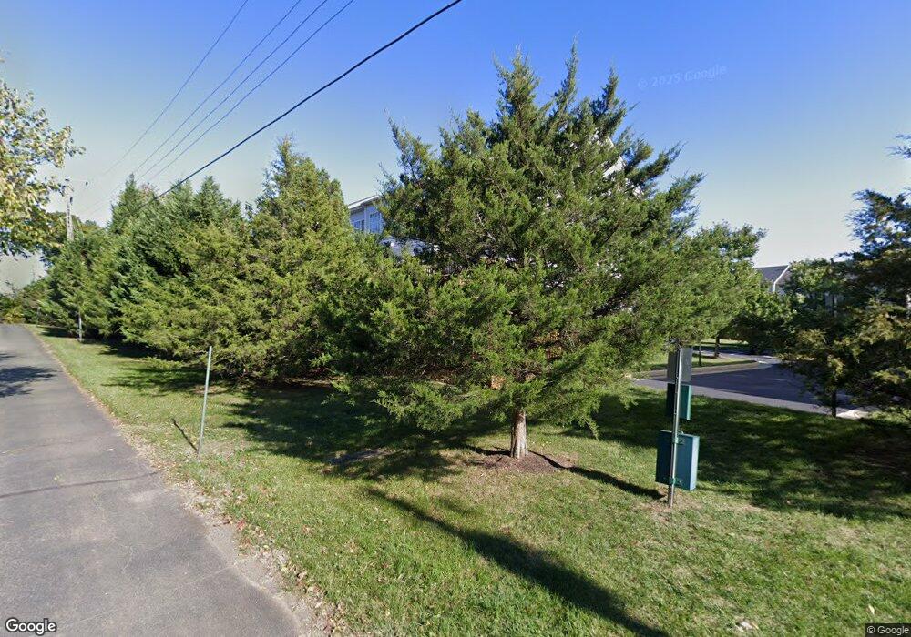 13600 Big Boulder Rd, Herndon, VA 20171 - photo 1