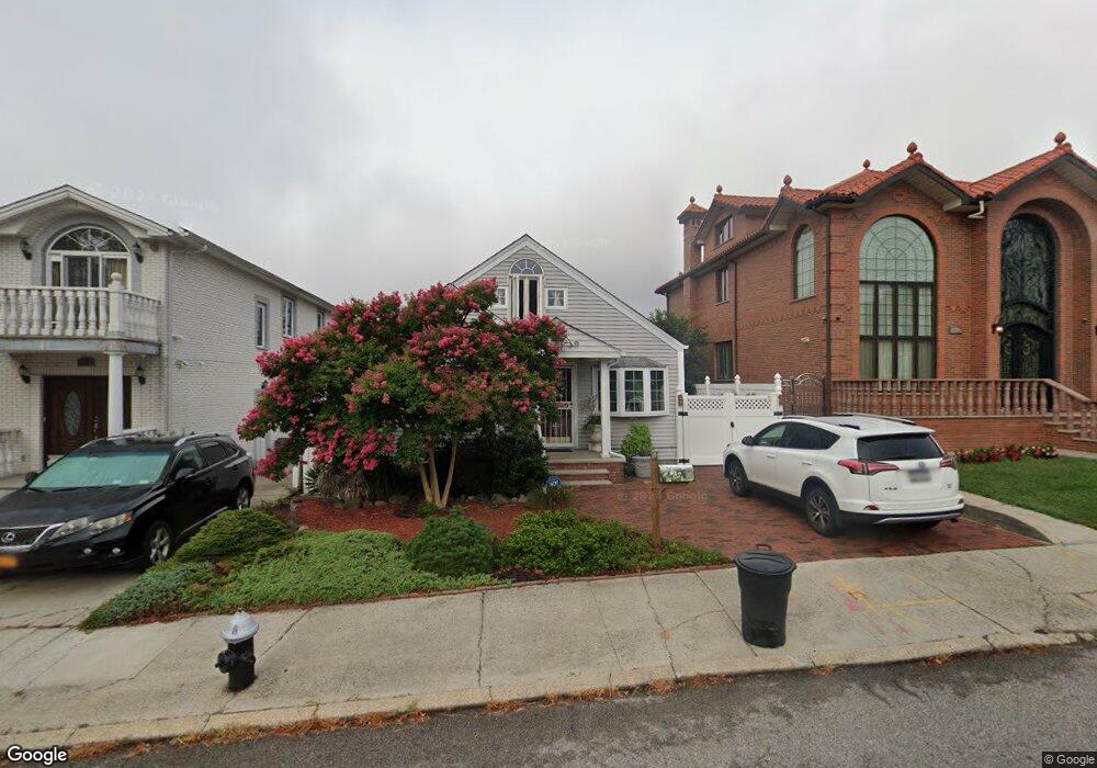 5324 193rd St, Fresh Meadows, NY 11365 - photo 1