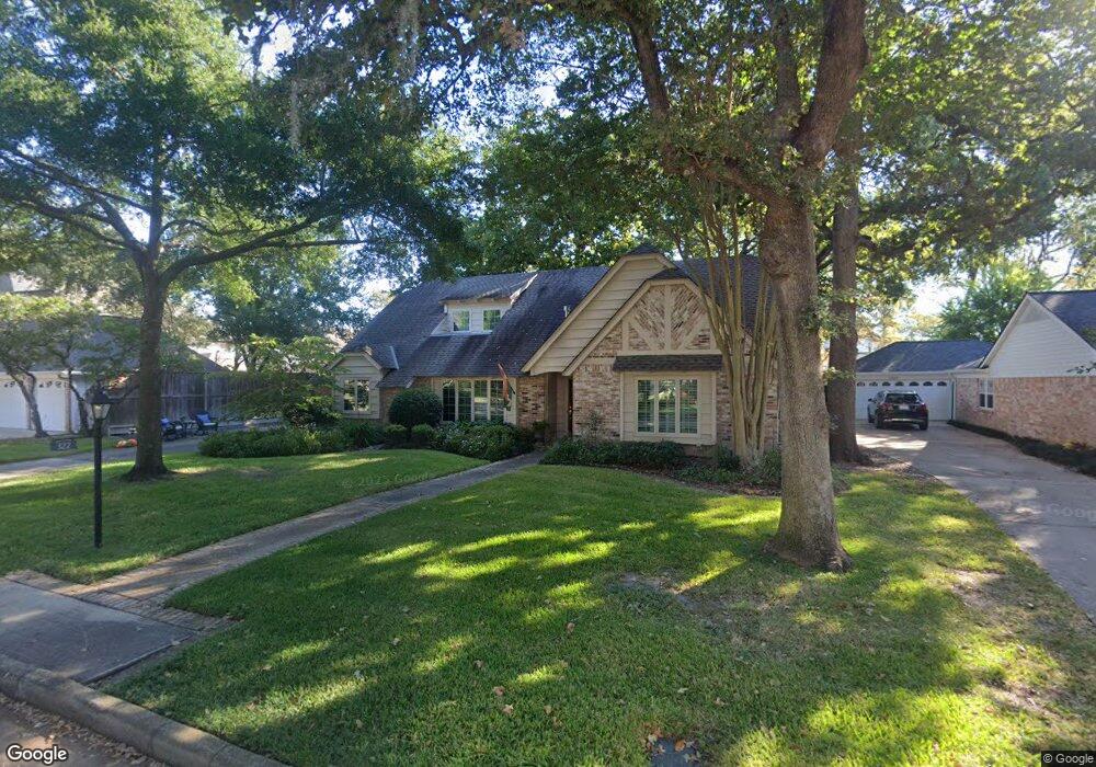 322 Yorkchester Dr, Houston, TX 77079 - photo 1