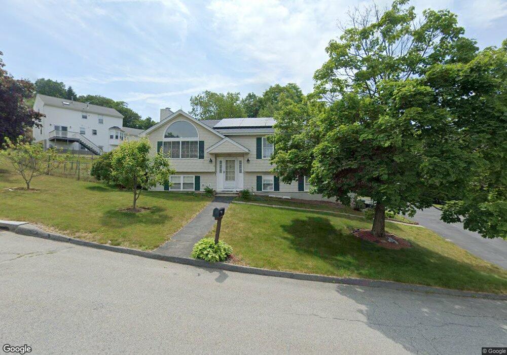 8 Ledgewood Ln, Worcester, MA 01609 - photo 1