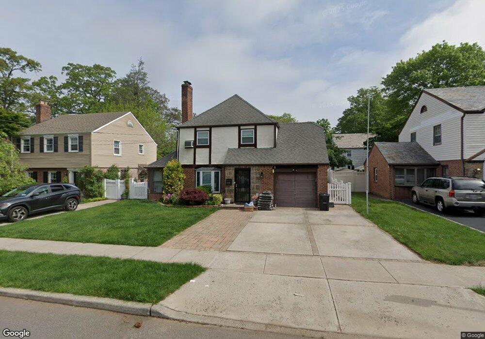 233 Elm St, West Hempstead, NY 11552 - photo 1