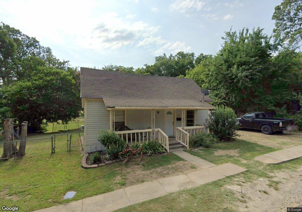 520 Gates St, Bonham, TX 75418 - photo 1
