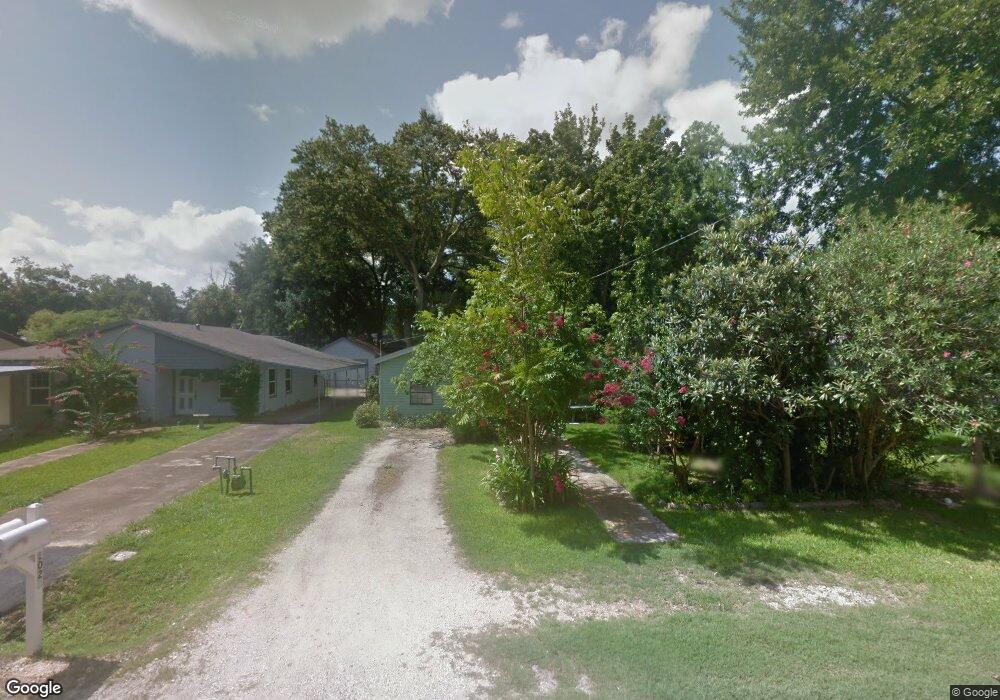 1029 W Phillips St, Alvin, TX 77511 - photo 1