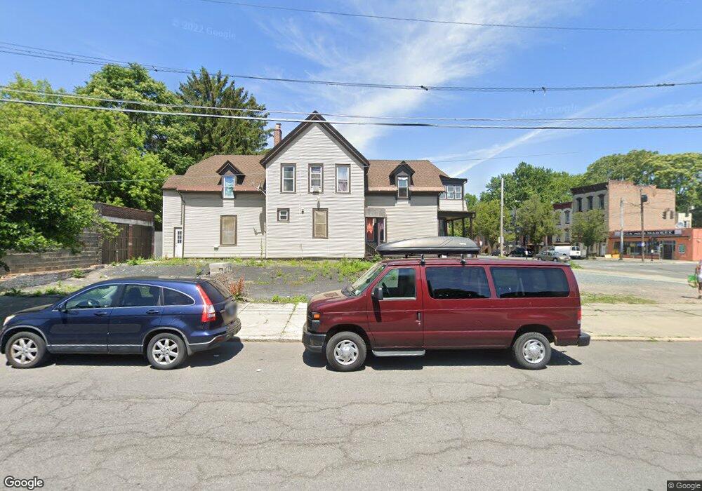 137 N Lake Ave, Albany, NY 12206 - photo 1