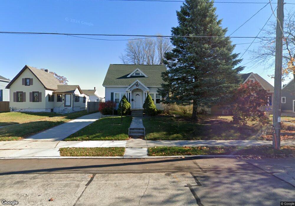 1017 N 21st St, Manitowoc, WI 54220 - photo 1