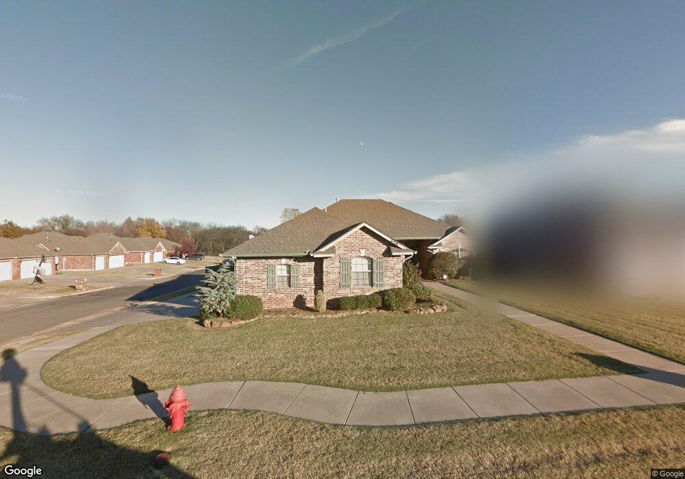 628 Loyd Ln, Moore, OK 73160 - photo 1