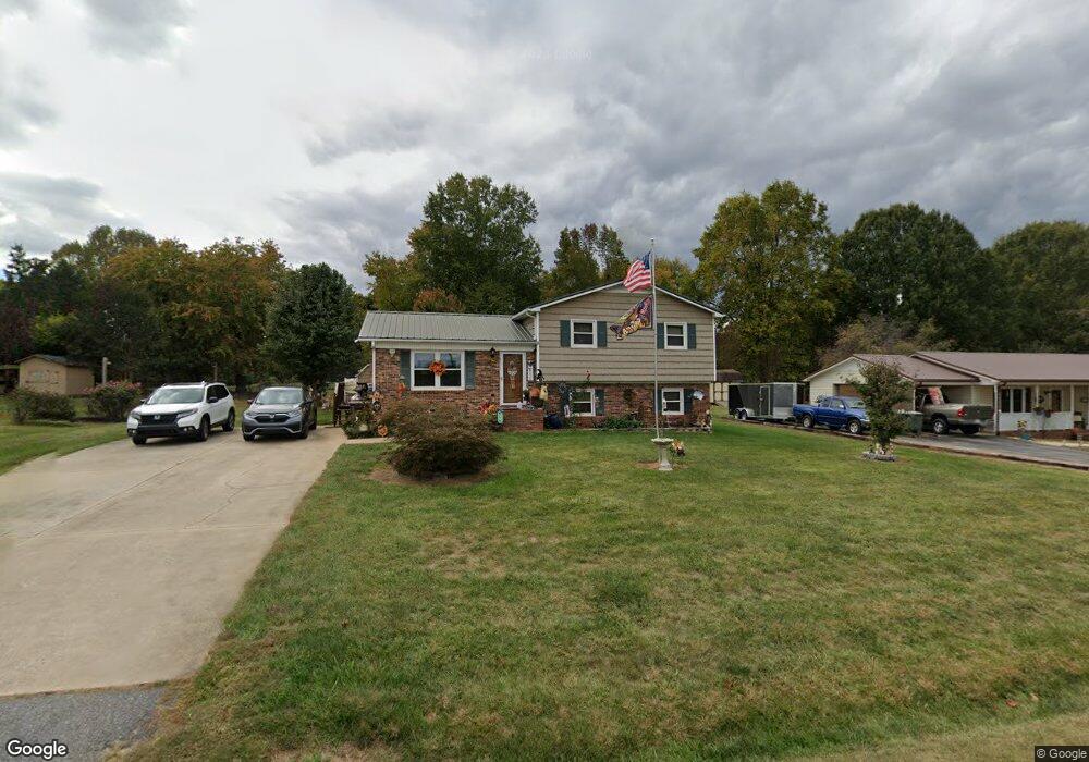 135 Bowman Rd, Statesville, NC 28625 - photo 1