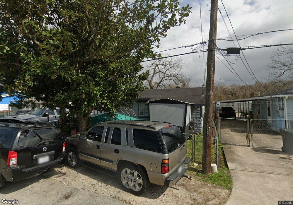 7318 Price St, Houston, TX 77088 - photo 1