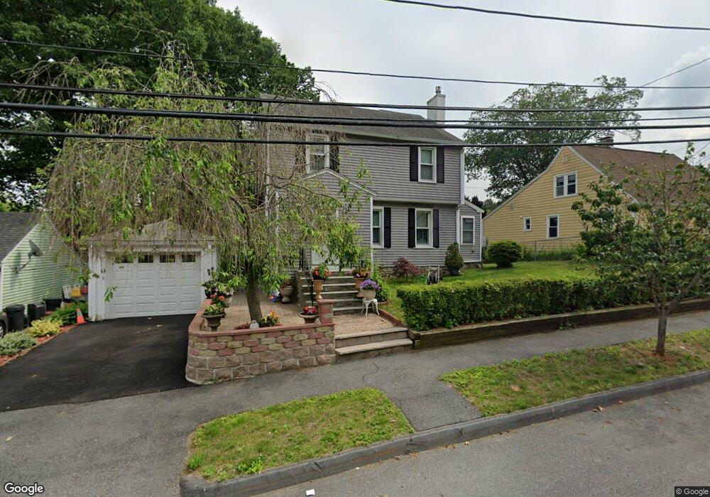 8 Sweetbriar Ln, Worcester, MA 01602 - photo 1