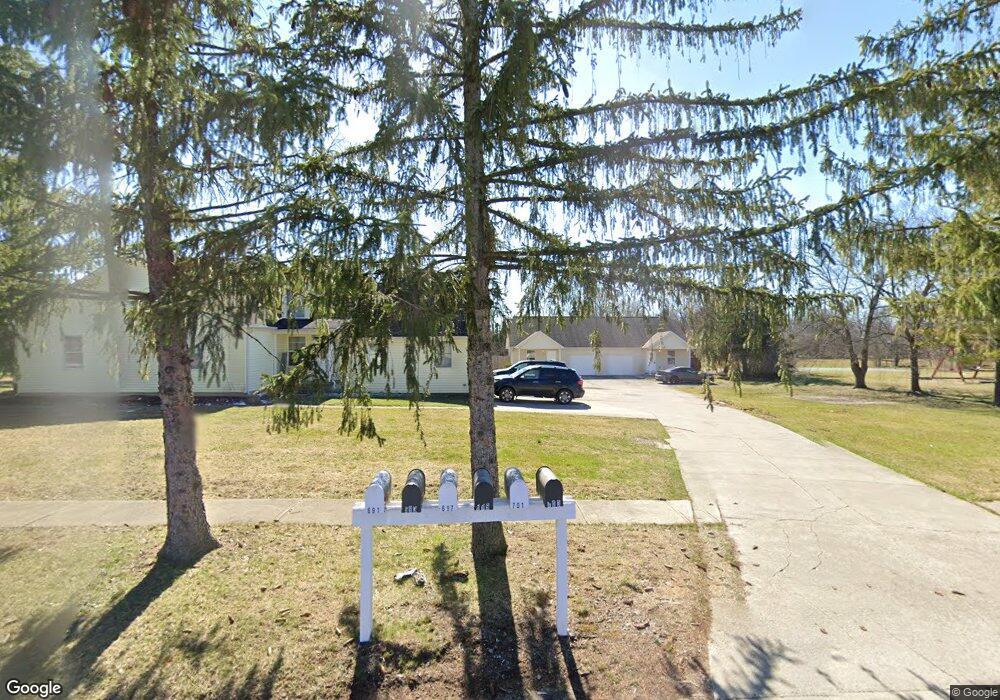 701 Kenny Ln, Marysville, OH 43040 - photo 1