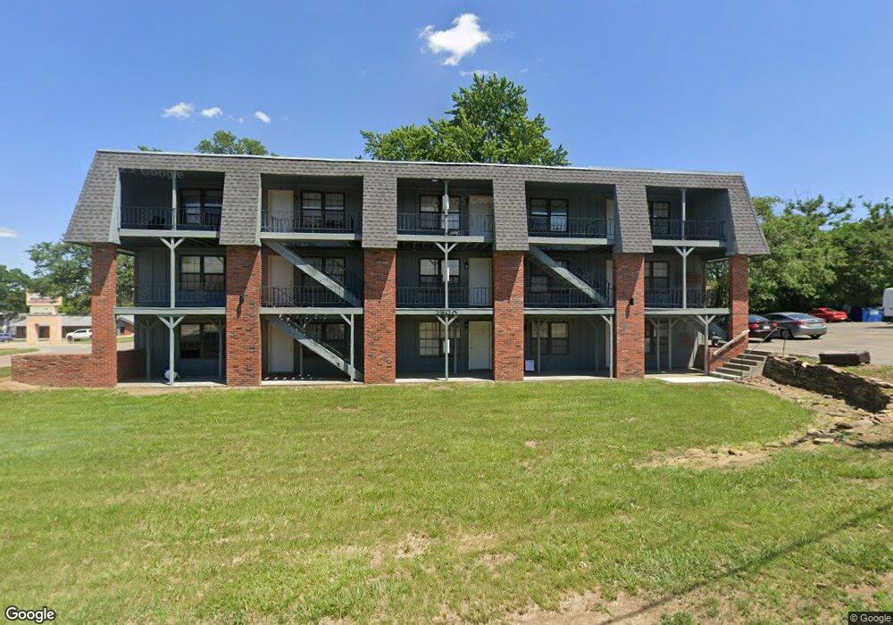 2900 SW Arnold Ave, Topeka, KS 66614 - photo 1