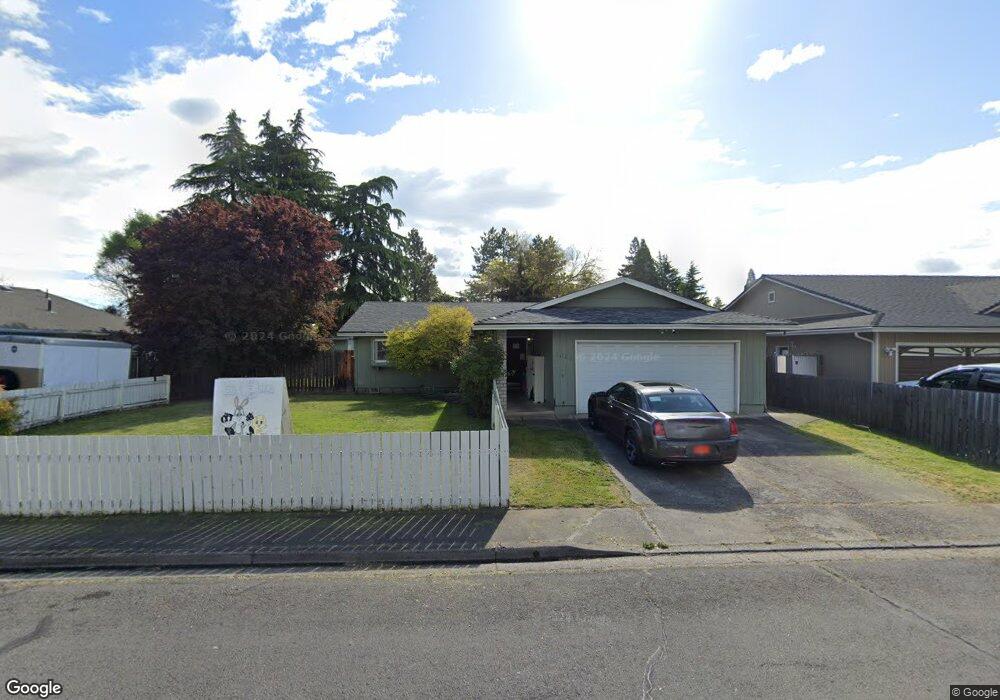 1025 Edwina Ave, Central Point, OR 97502 - photo 1