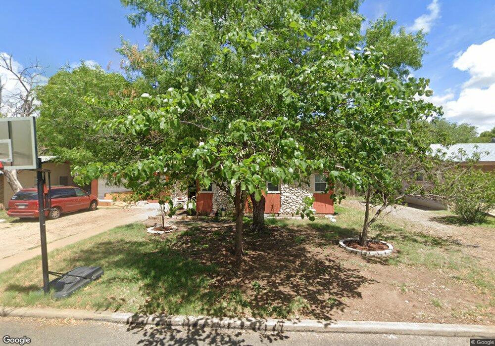 704 N Pecan St, Fredericksburg, TX 78624 - photo 1
