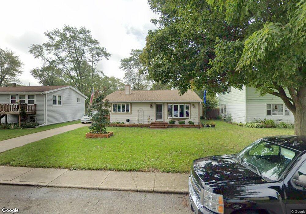 513 Apache Ave, Carpentersville, IL 60110 - photo 1