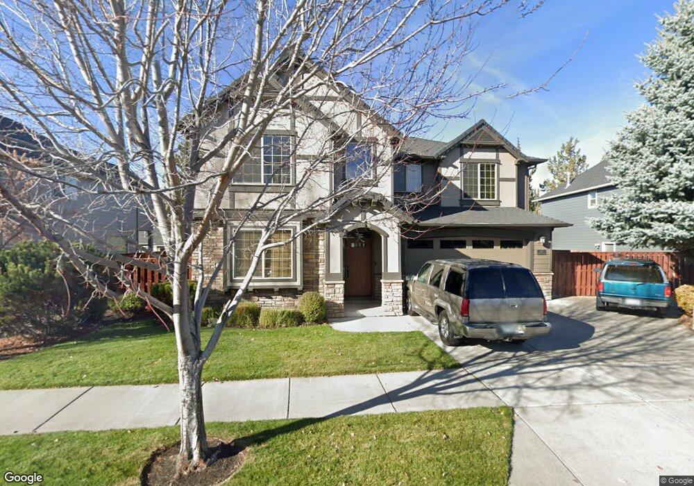 747 NW 28th St, Redmond, OR 97756 - photo 1