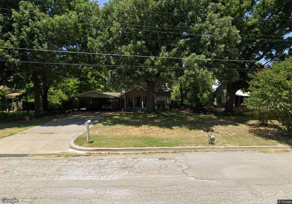 814 W 5th St, Bonham, TX 75418 - photo 1