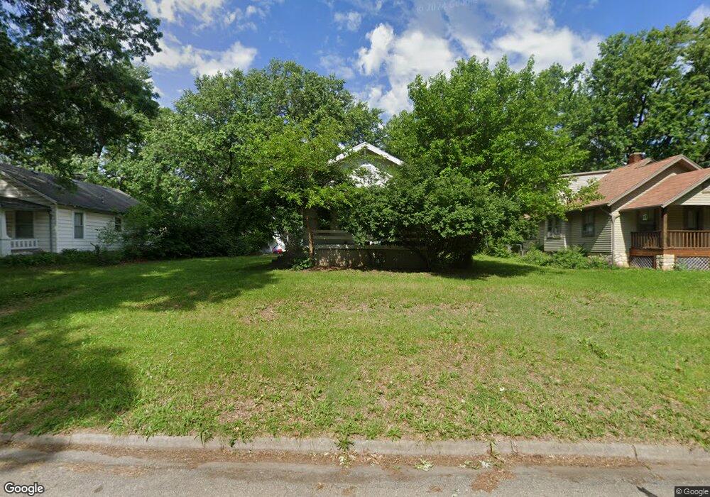 1515 SW Collins Ave, Topeka, KS 66604 - photo 1