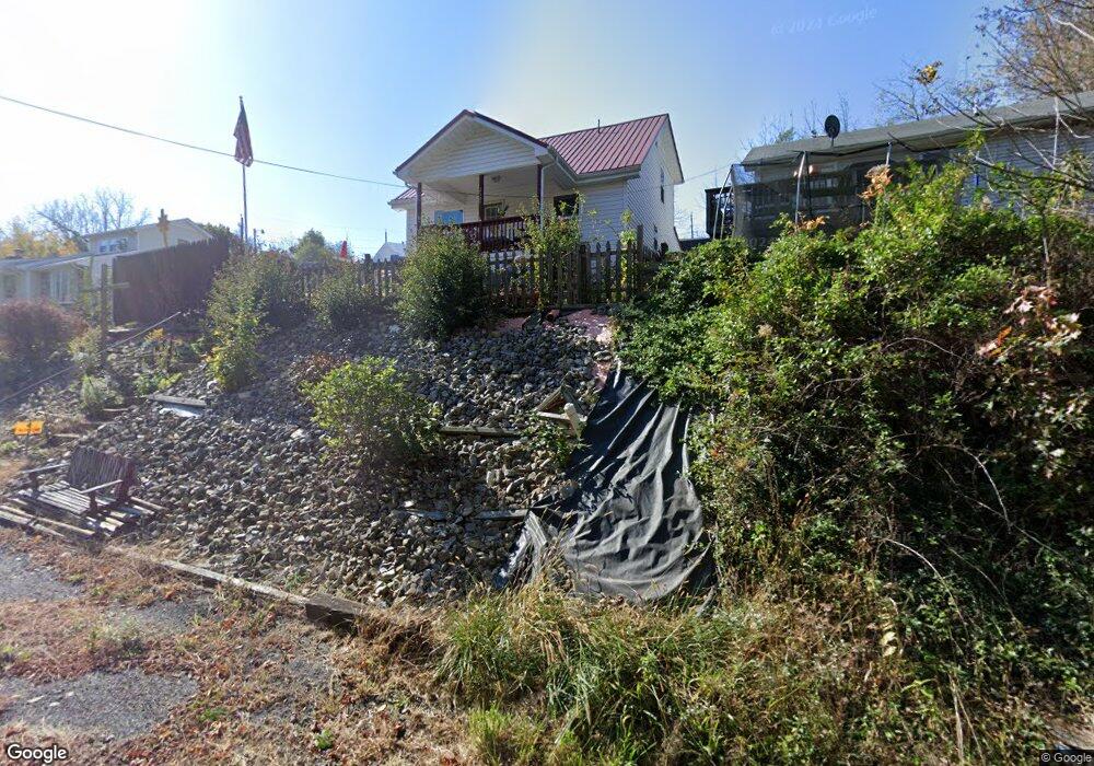 210 State St, Pulaski, VA 24301 - photo 1