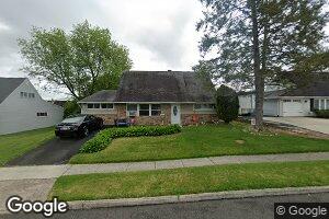 18 Calicobush Rd, Levittown, PA 19057