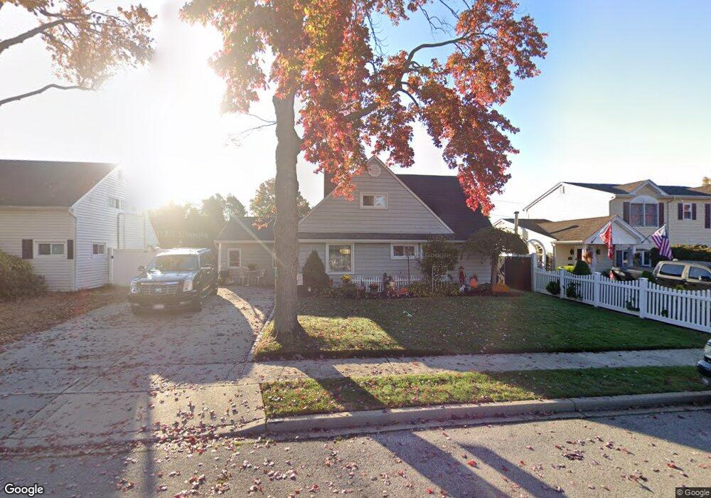 26 Elbow Ln, Levittown, NY 11756 - photo 1