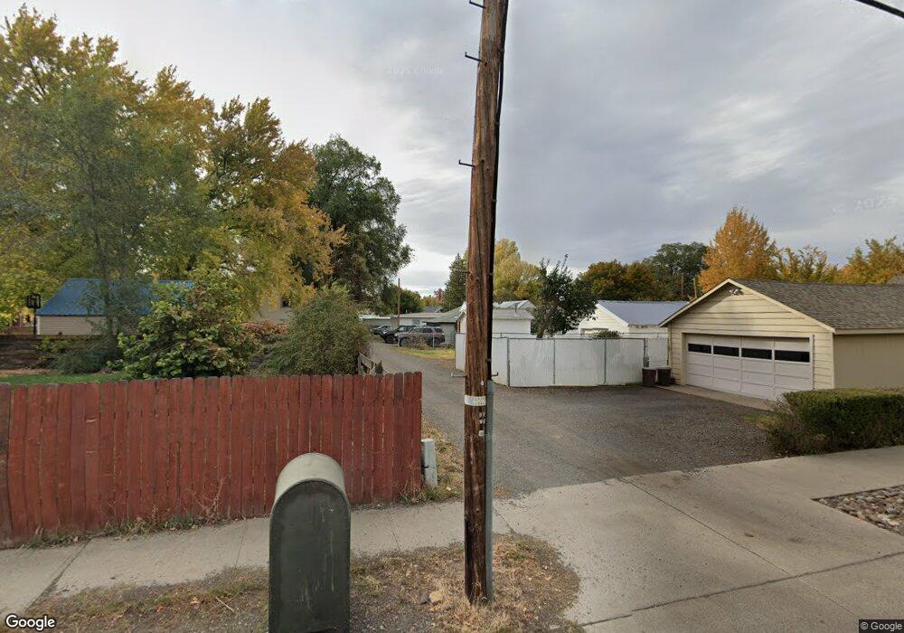 327 1/2 S H St, Lakeview, OR 97630 - photo 1