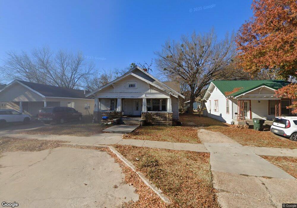 912 N Okmulgee Ave, Okmulgee, OK 74447 - photo 1