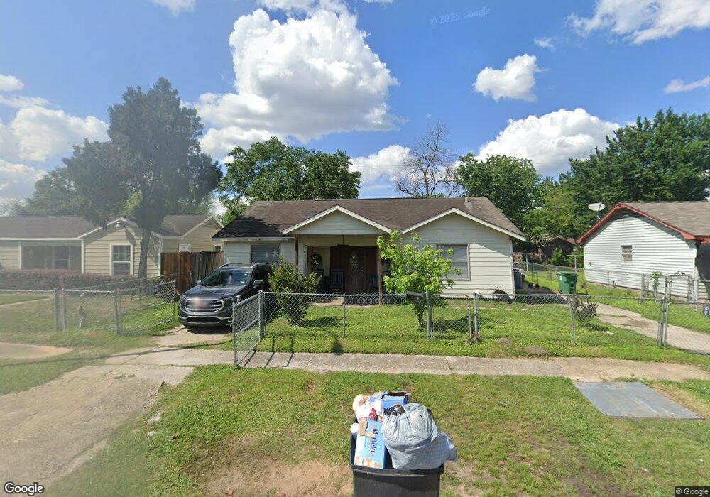 245 Lena Dr, Houston, TX 77022 - photo 1