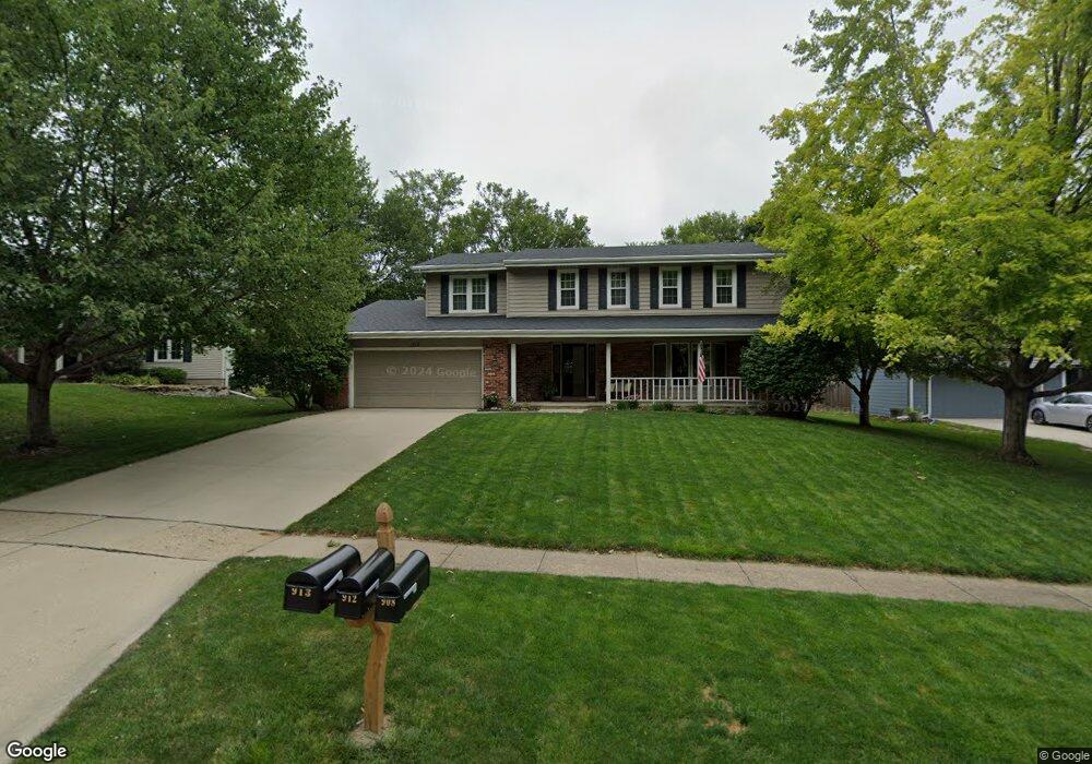 913 52nd St, West Des Moines, IA 50265 - photo 1
