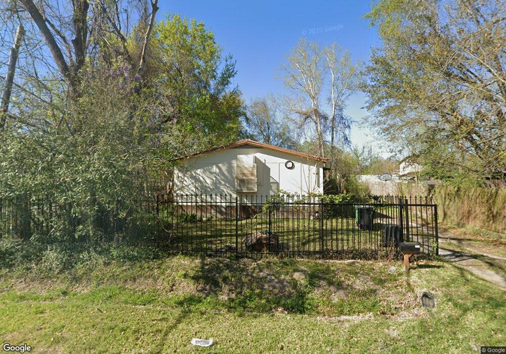 798 Lucky St, Houston, TX 77088 - photo 1