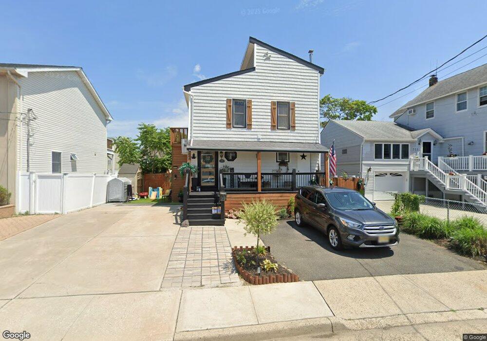 321 Arthur St, Freeport, NY 11520 - photo 1