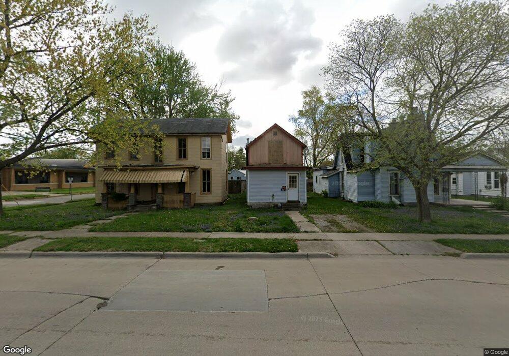 124 N Sherman St, Lincoln, IL 62656 - photo 1