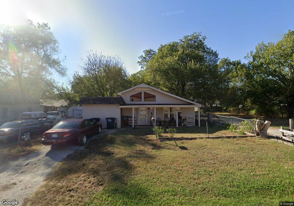 708 N Minnesota Ave, Shawnee, OK 74801 - photo 1