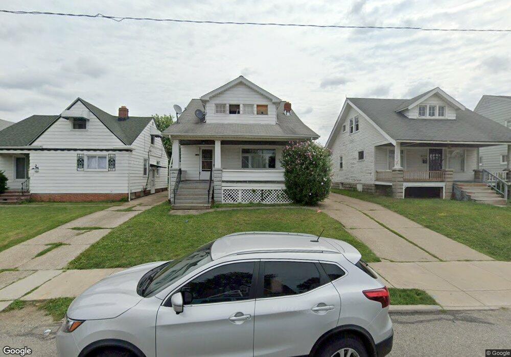 5165 Arch St, Maple Heights, OH 44137 - photo 1