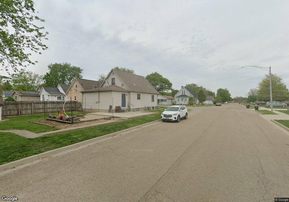 727 Wichita Ave, Lincoln, IL 62656 - photo 1