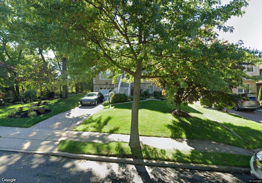 256 Jefferson Blvd, Staten Island, NY 10312 - photo 1