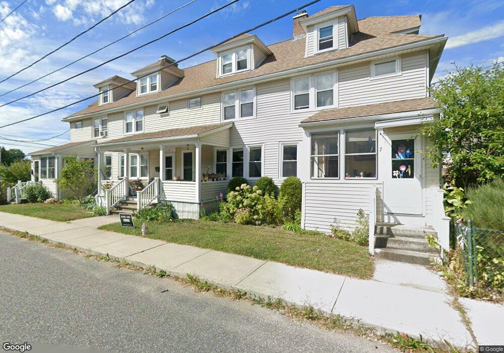 7 Grant St, Easthampton, MA 01027 - photo 1